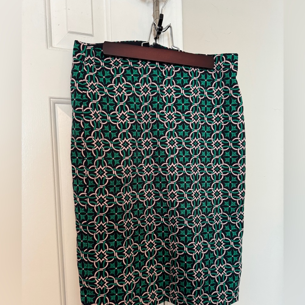 J crew Sz 2 green pencil skirt